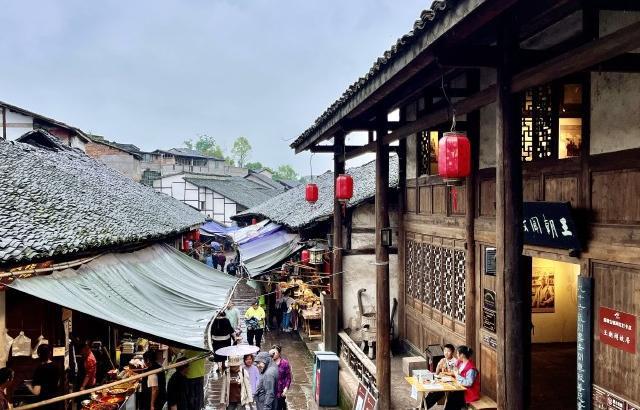 重医附属大足医院傅饶医生：献血救助病患，诠释医者仁心